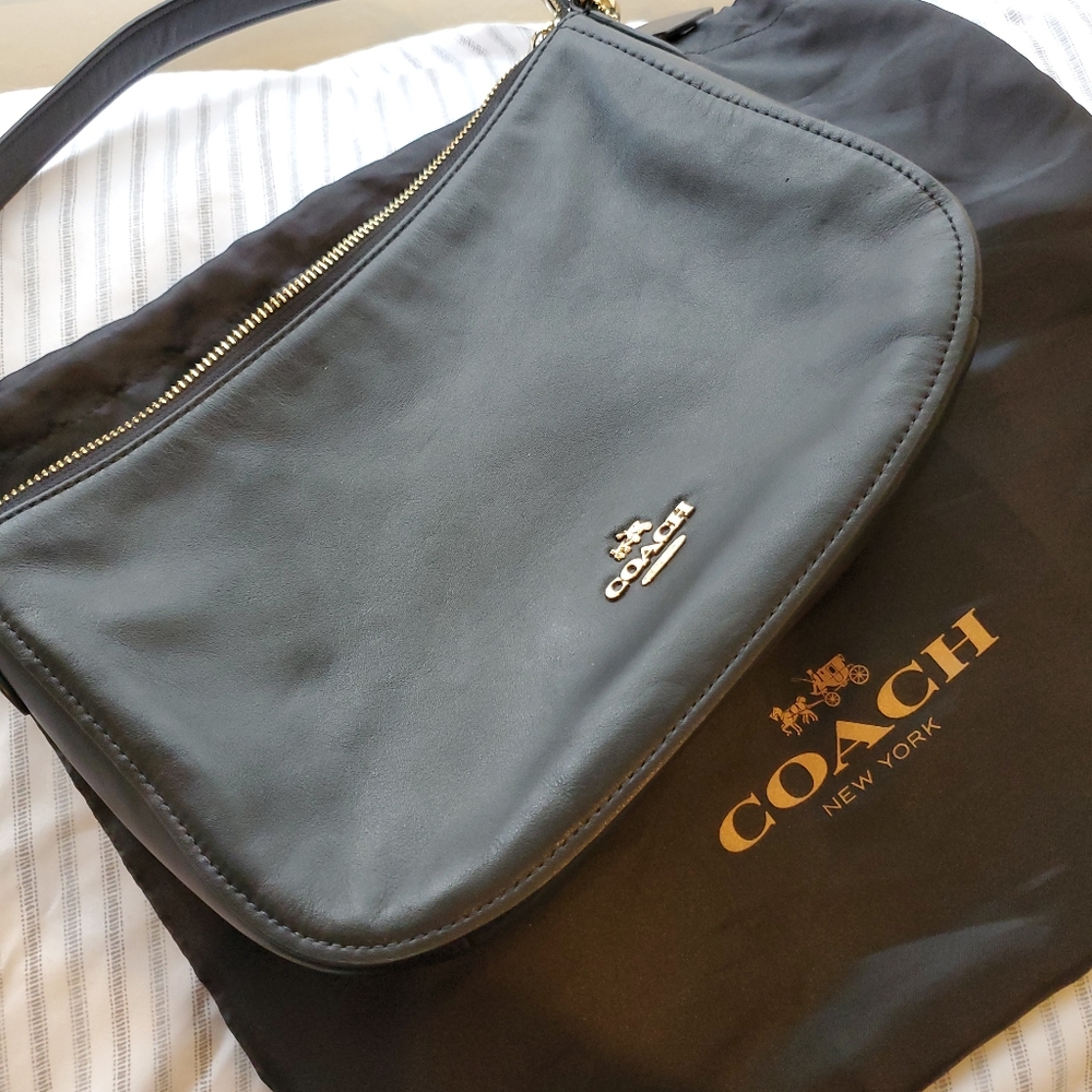 Coach NY Chelsea smooth black leather purse